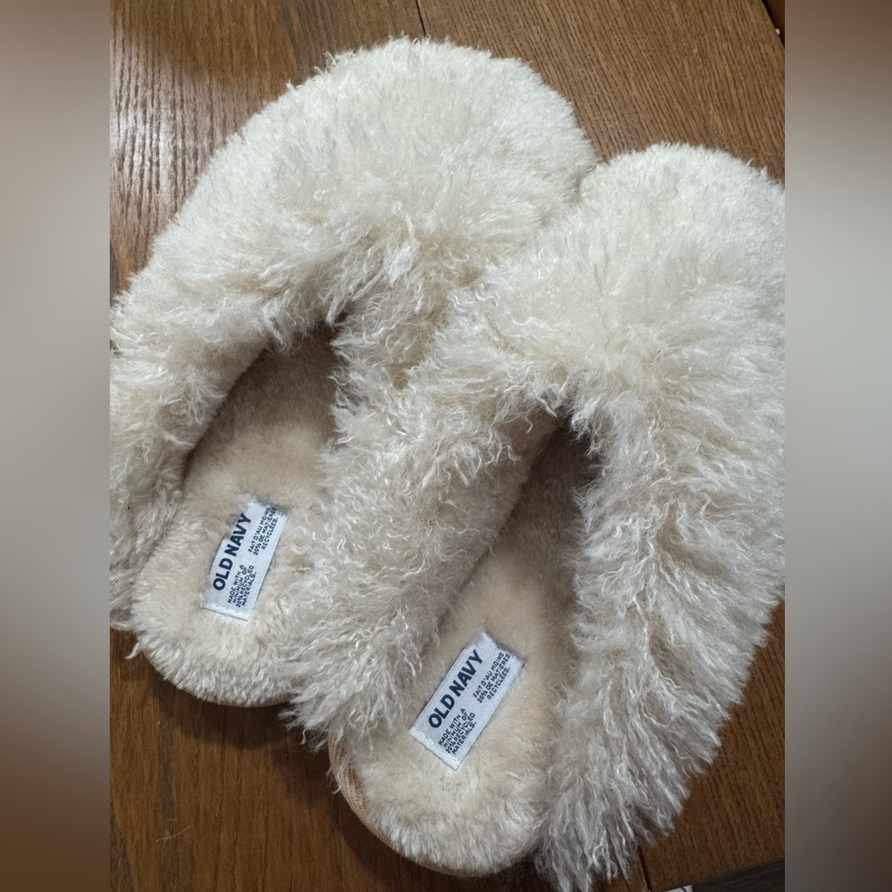 Old Navy Soft Cream Slippers